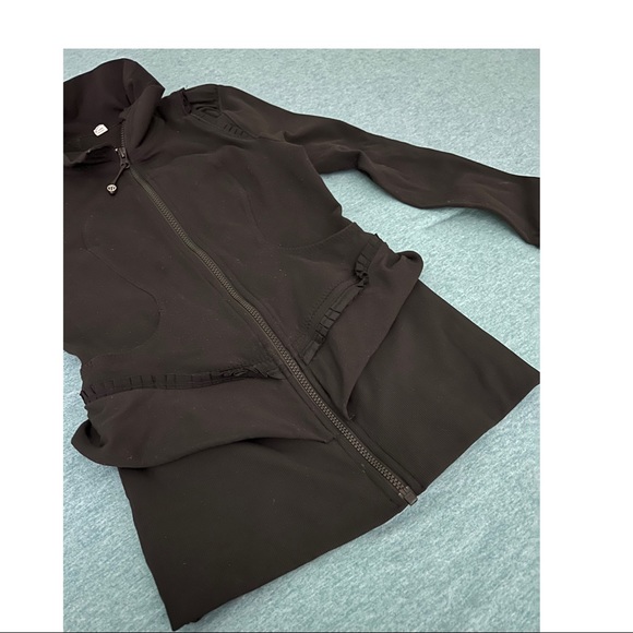 [SOLD] Lululemon :: *Rare* City to Yoga Jacket - size 2 Black - peplum - Picture 9 of 9